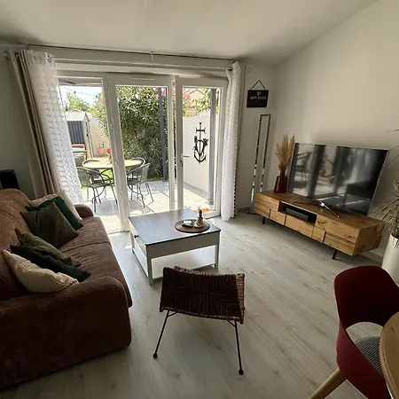 Sublime Et Paisible Maison Sur Bellegarde Entre Nimes Et Arles Apartment *