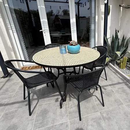 アパート Sublime Et Paisible Maison Sur Entre Nimes Et Arles ベルガルド